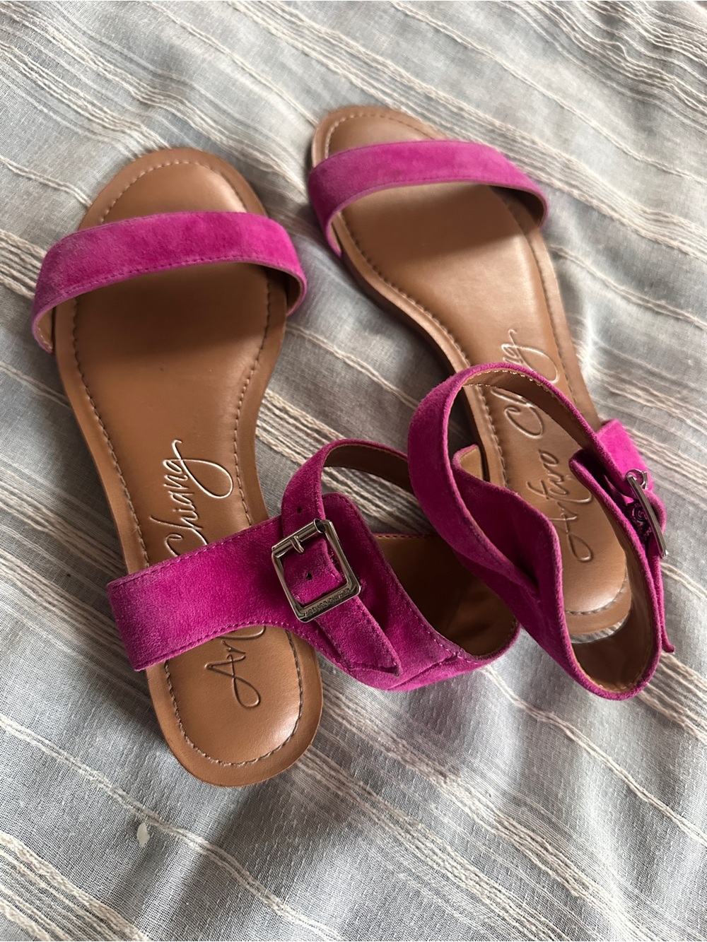 Arturo Chiang Sandals | fuchsia suede 6.5